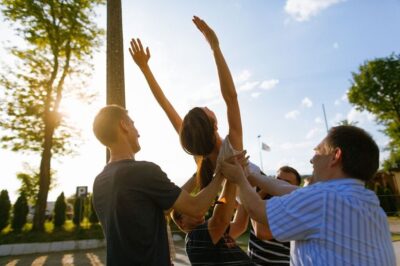 integracyjna gra terenowa, team building